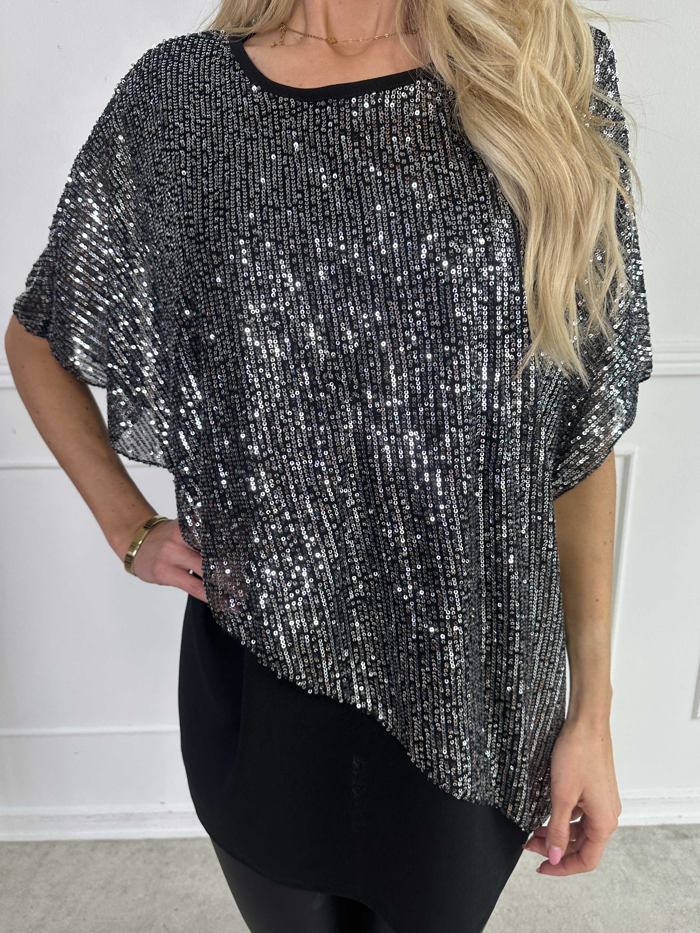 Aude - Oversized tunika med asymmetrisk pailletlag